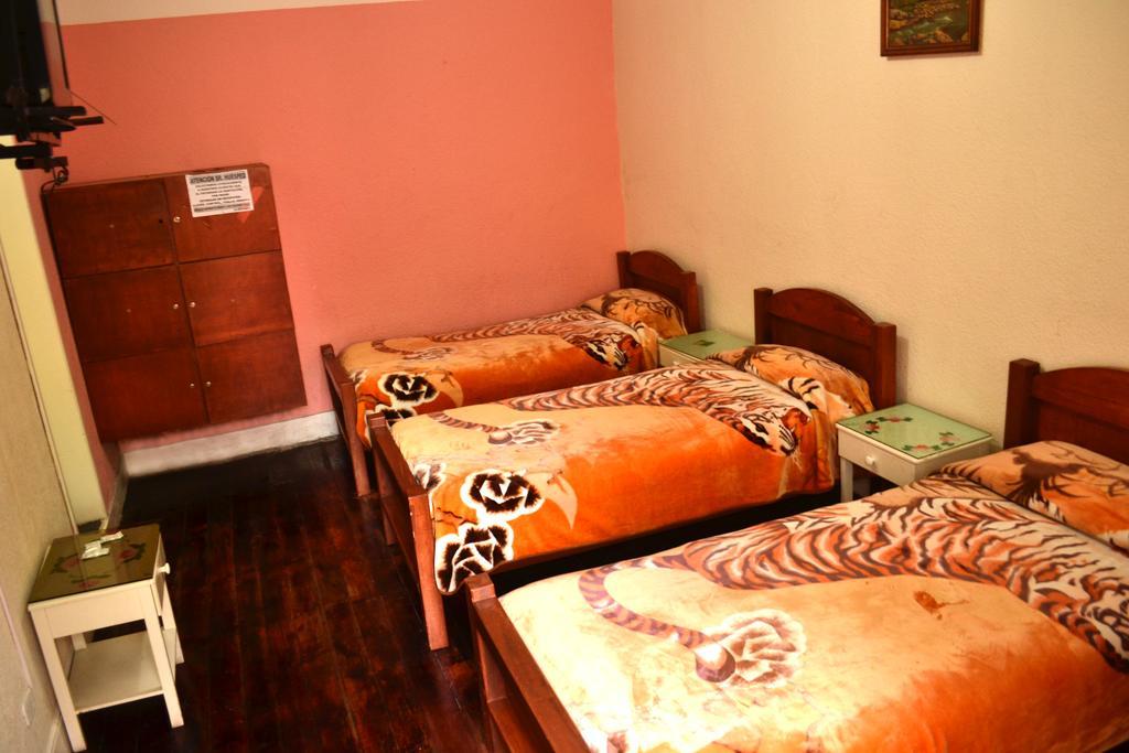 Hostal Loro Verde Quito Ngoại thất bức ảnh
